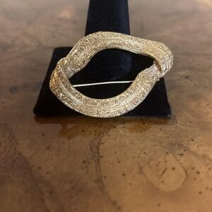 Vintage Twisted Ribbon Gold Tone Brooch Pin Classic Elegant